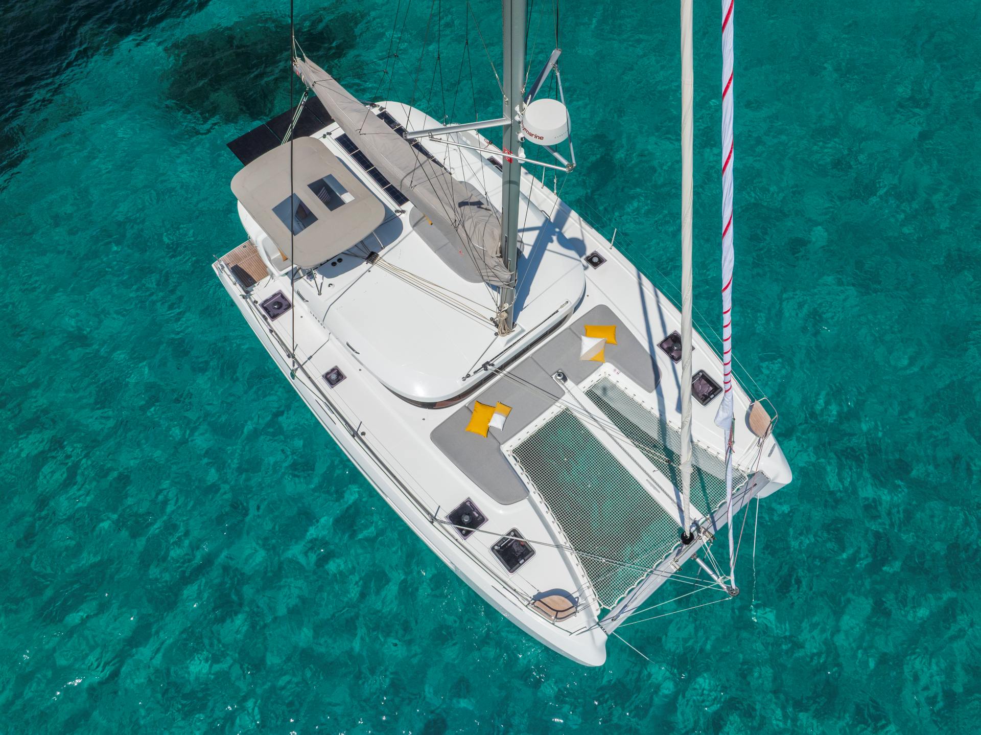 Catamaran SOGNUDIMARE Lagoon 38 - Vue aérienne sur eaux cristallines